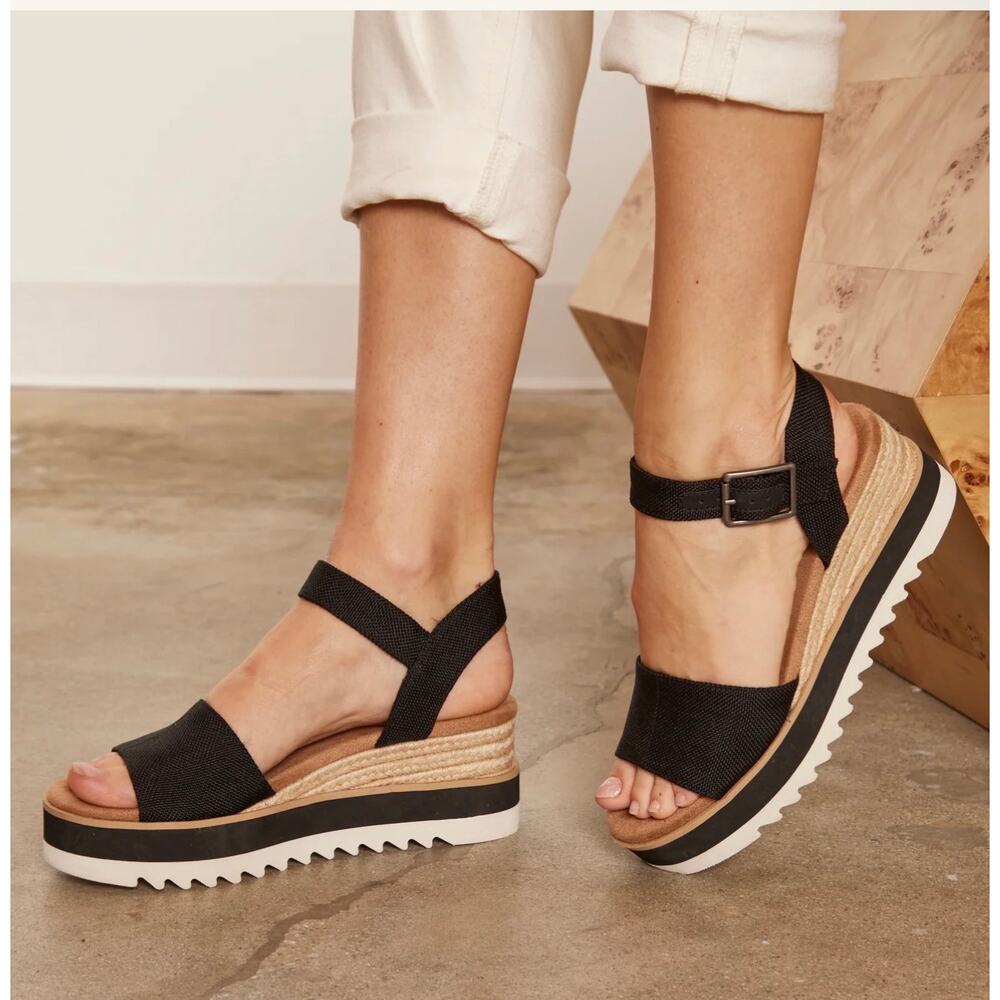 New Toms Diana black canvas wedge sandals sz 9.5